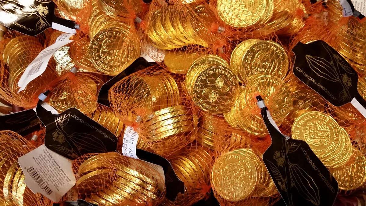 GOLDEN CHOCOLATE MEDALLIONS FROM ARTISAN DU CHOCOLAT